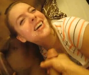 Whorey wifey got facial popshot from husband and his pal